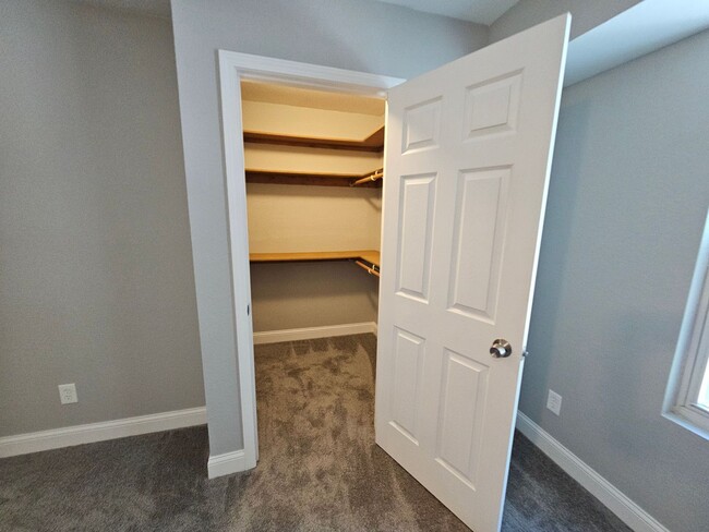 Building Photo - 1416 Maple Ln