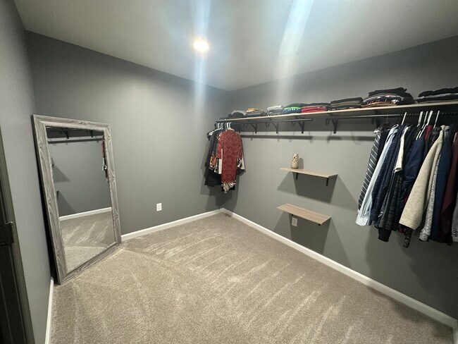 Building Photo - 9576 Maryus Rd