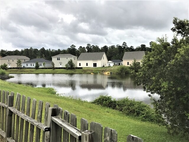 Building Photo - 122 Spring Lakes Dr