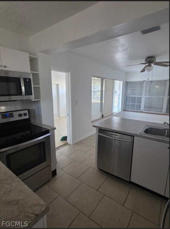 Building Photo - 204 E Bougainvillea Rd