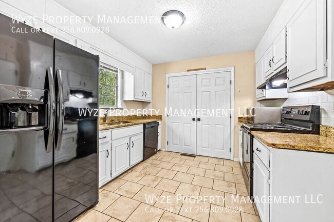 Building Photo - 2213 Cecille Dr SW