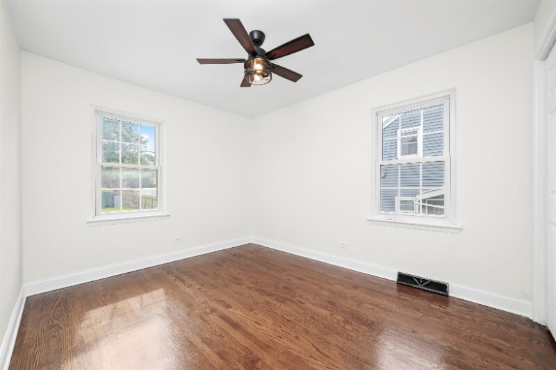 Building Photo - 221 S Park Blvd