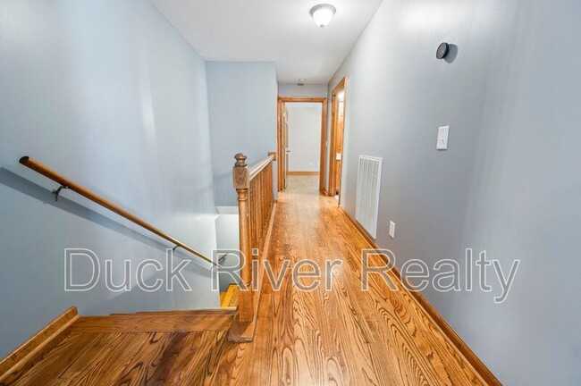 Building Photo - 1963 TN-166