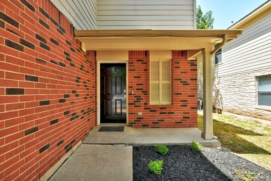 Building Photo - 5713 Abby Ann Ln