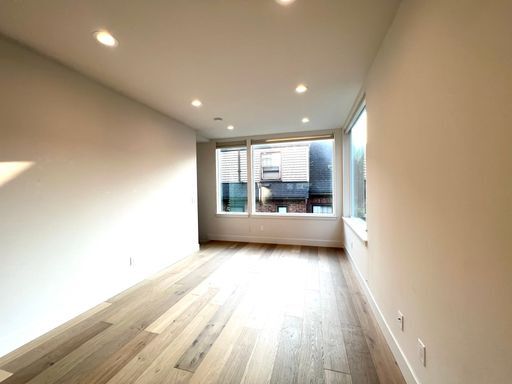Building Photo - Stunning 2-Bedroom, 2.5-Bathroom Townhouse Located in Vibrant West Seattle.