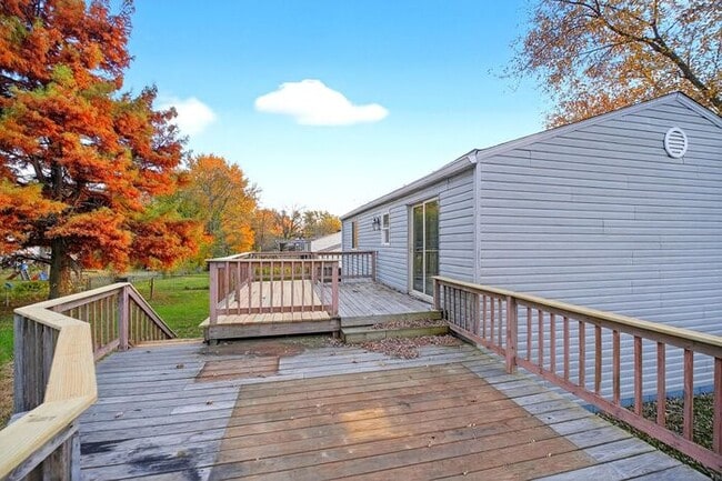 Building Photo - Nicely Updated Home