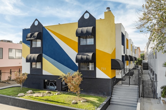 Primary Photo - 711 N. Sweetzer Ave