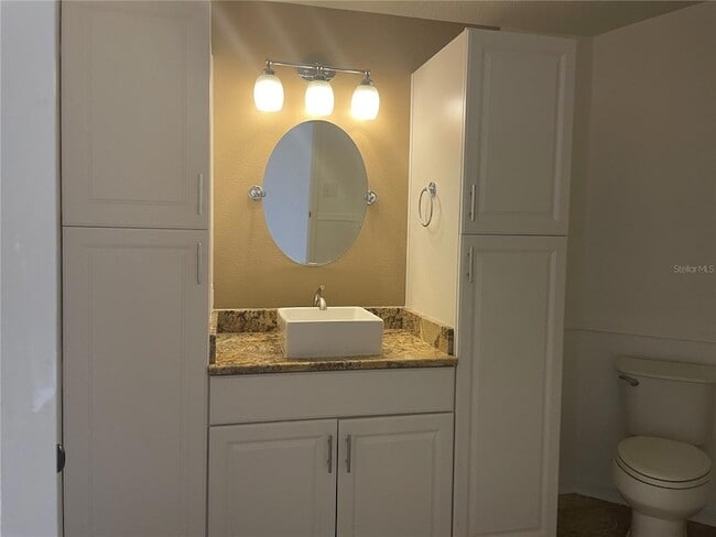 Building Photo - 6117 Gentle Ben Cir