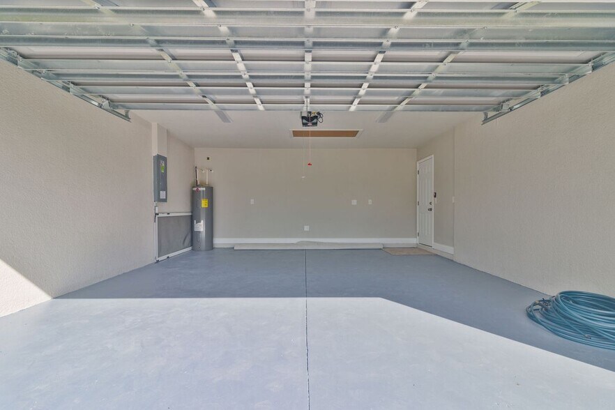 Building Photo - 2462 Ensenada Ln