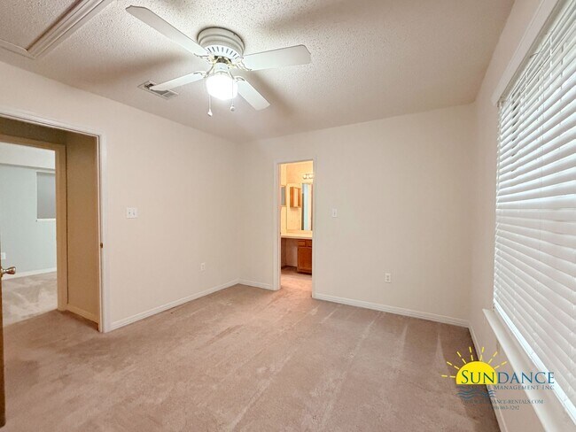 Building Photo - 946 Ashley Ln