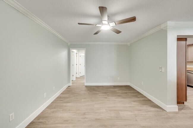Building Photo - 4 bedroom, 2 bathroom Beachside, Pool Home!
