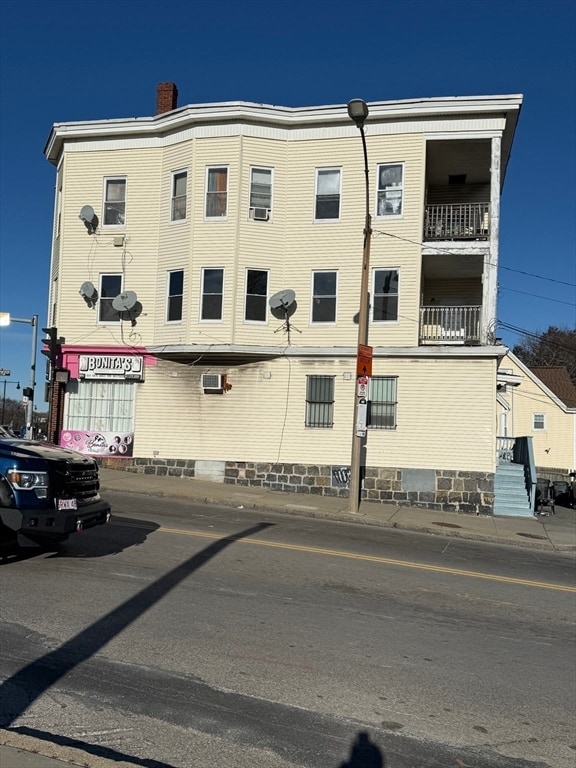 Building Photo - 602 Hyde Park Ave