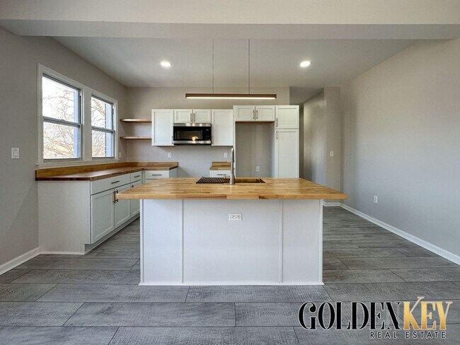 Building Photo - 3854-3831 31st St