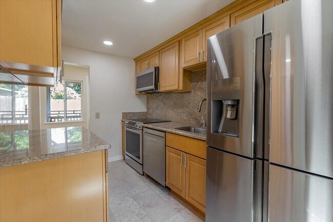 Building Photo - Family Home and In-Law Unit for Rent