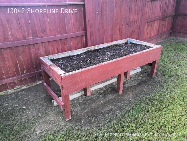 Building Photo - 13042 Shoreline Dr