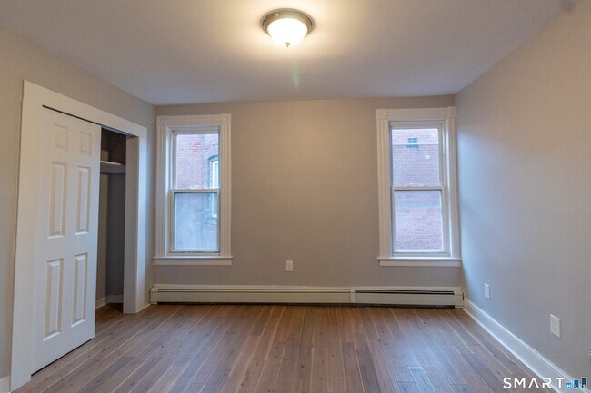 Building Photo - 27-29 York Street Unit 2