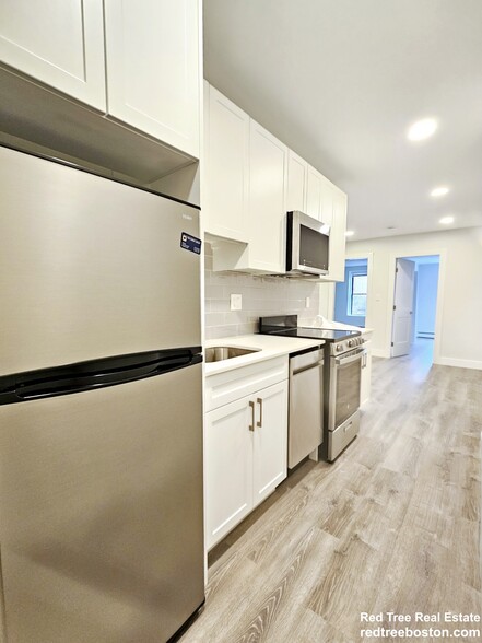 Apt 4 - 40 Joy St
