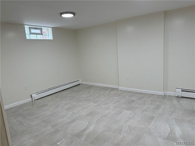 Building Photo - 437 Springville Ave
