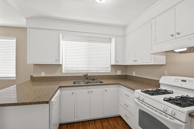 Building Photo - Cabrillo Ave