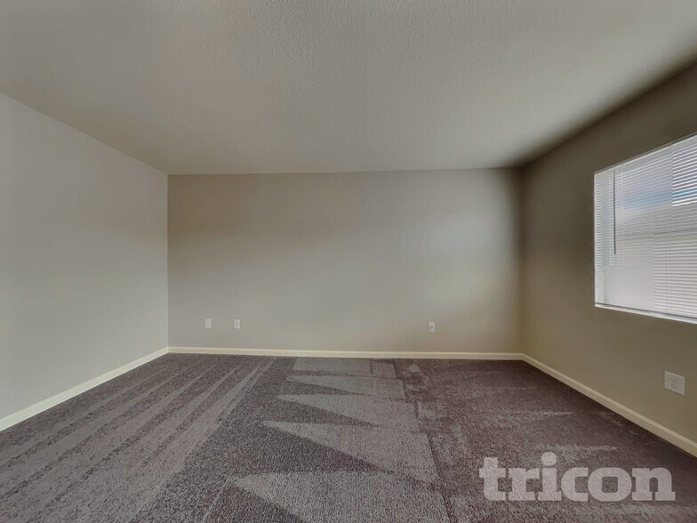 Building Photo - 8950 Elk Ravine Dr