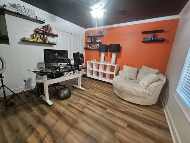 Building Photo - 2737 Celia Ave