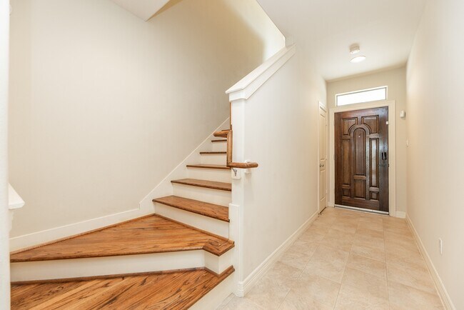 Building Photo - 3898 Center St