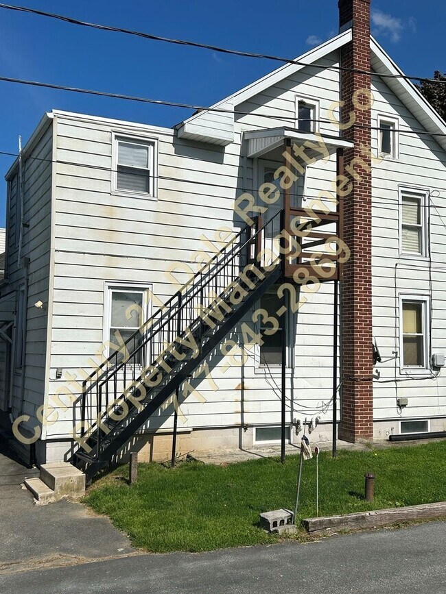 Building Photo - Large 2 Bedroom Apartment in Eastern Schoo...