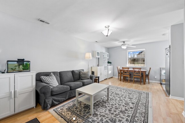 Building Photo - 96 Gant Cir