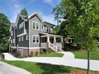 Building Photo - 2922 Lookout Pl NE