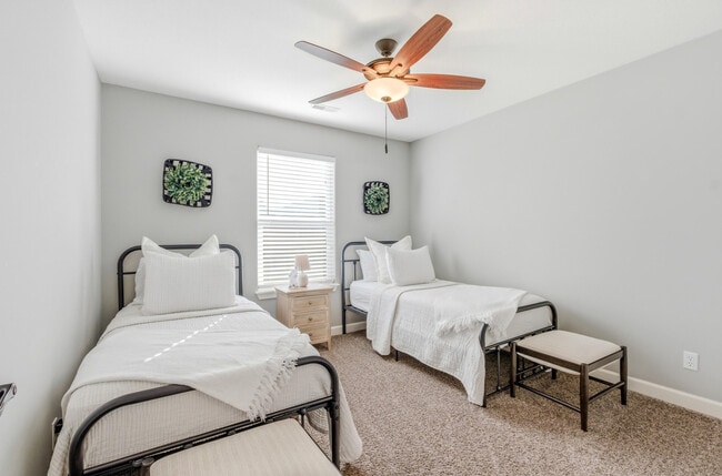 Building Photo - 7412 Oakley Dr