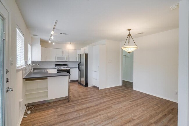 Building Photo - 3416 Harpers Ferry Ln