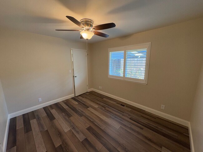 Building Photo - NW Visalia Home Near Country Club coming soon!