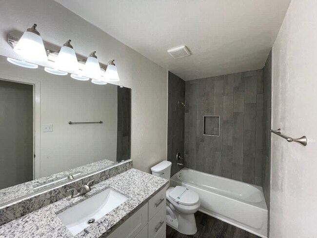 Building Photo - 15414 Misty Dawn Tr