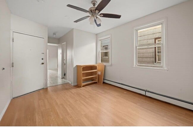 Building Photo - 365 Broadway