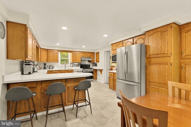 Building Photo - 8323 Haddon Dr