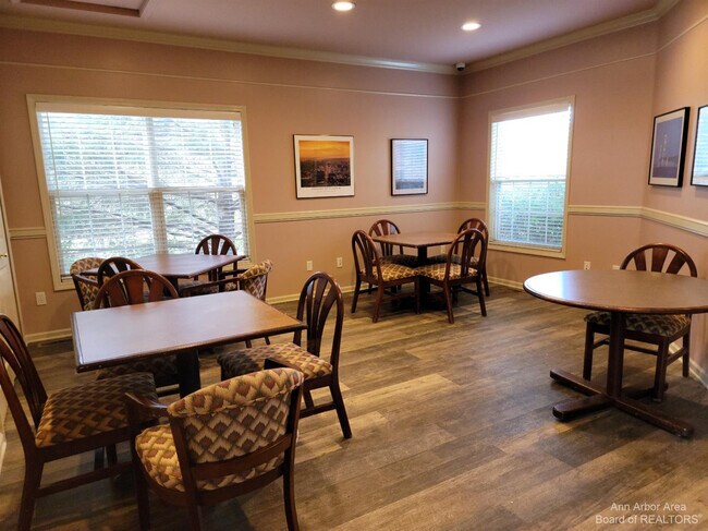 Building Photo - 2765 Barclay Way