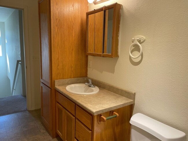 Building Photo - Very Nice Two Story 2 Bedroom 1.5 Bathroom...