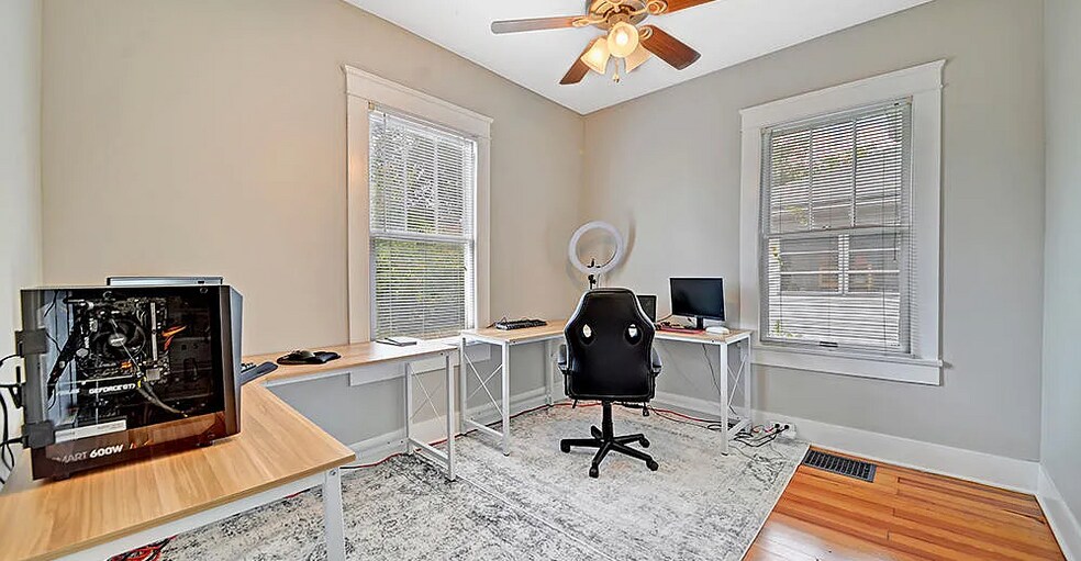 Building Photo - 3115 Pacific St