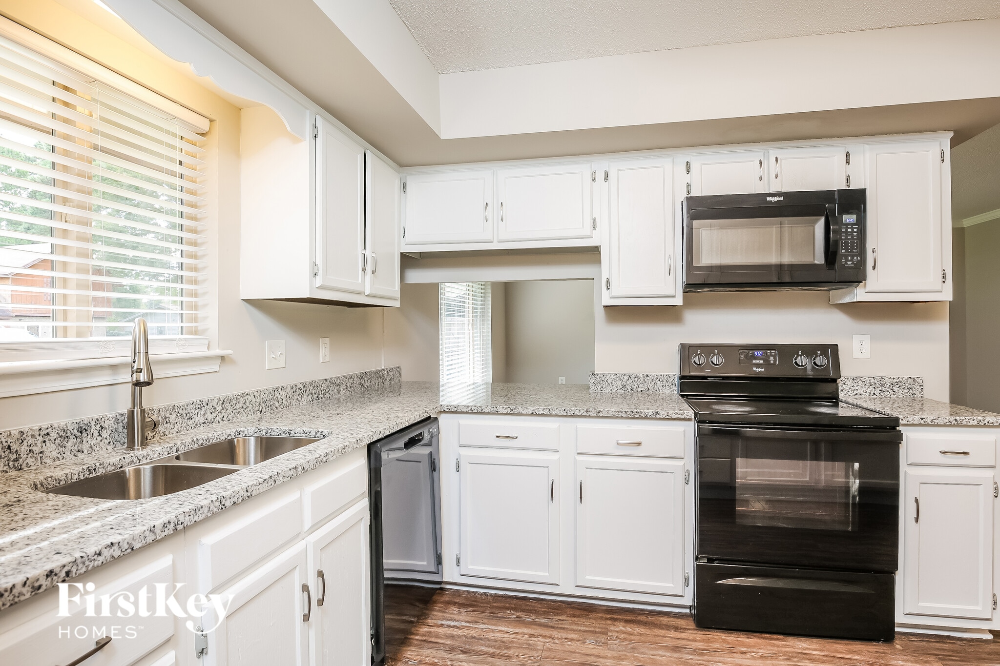 Building Photo - 304 Pembrook St