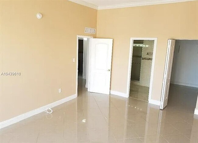 Building Photo - 18041 Biscayne Blvd