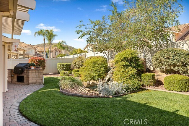 Building Photo - 1521 Fairway Oaks Ave