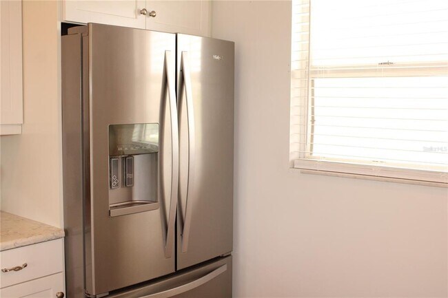 Building Photo - 4240 Ironwood Cir