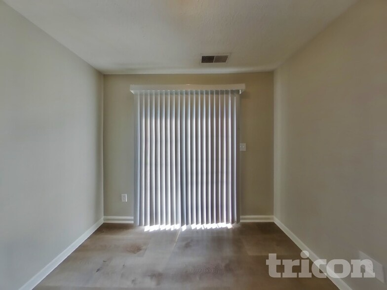 Building Photo - 2497 Foxtail Dr