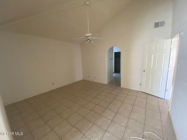 Building Photo - 12601 Meadow Gate Dr