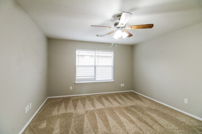 Building Photo - 439 Remington Park Ct