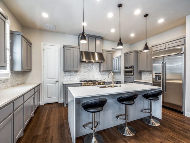 Building Photo - 905 Asbury Dr