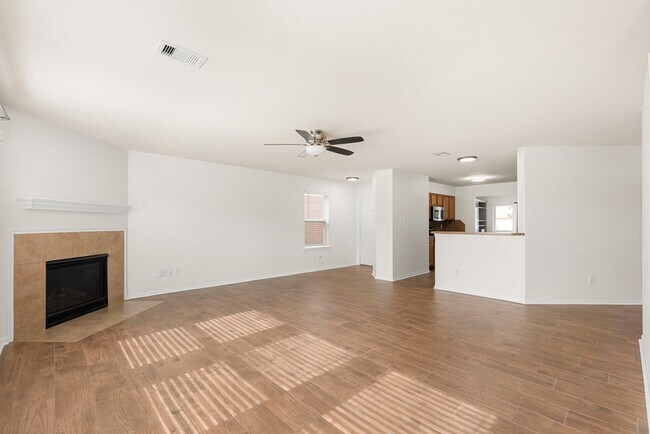 Building Photo - 4818 Fair Oak Dale Ln
