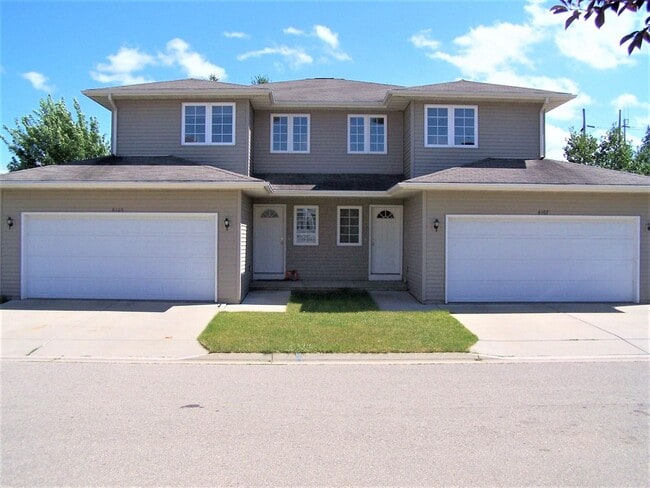 Building Photo - 6101-6103