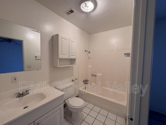 Building Photo - 136 E Stadium Dr