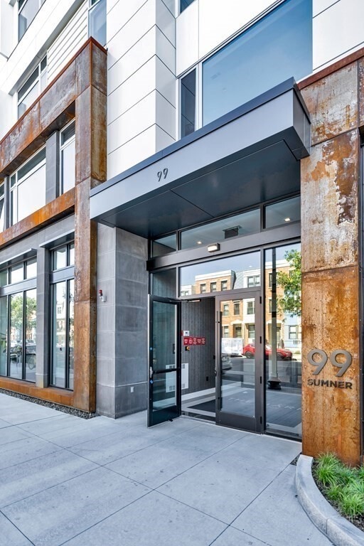 Building Photo - 99 Sumner St